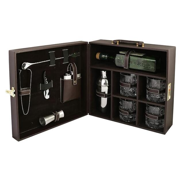 Portable Leatherette Bar Set